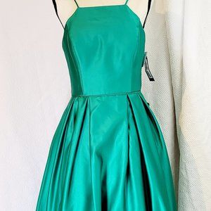 B&A Betsy and Adam Women's/Size 10/ Green/Strapless floor length Maxi Dress